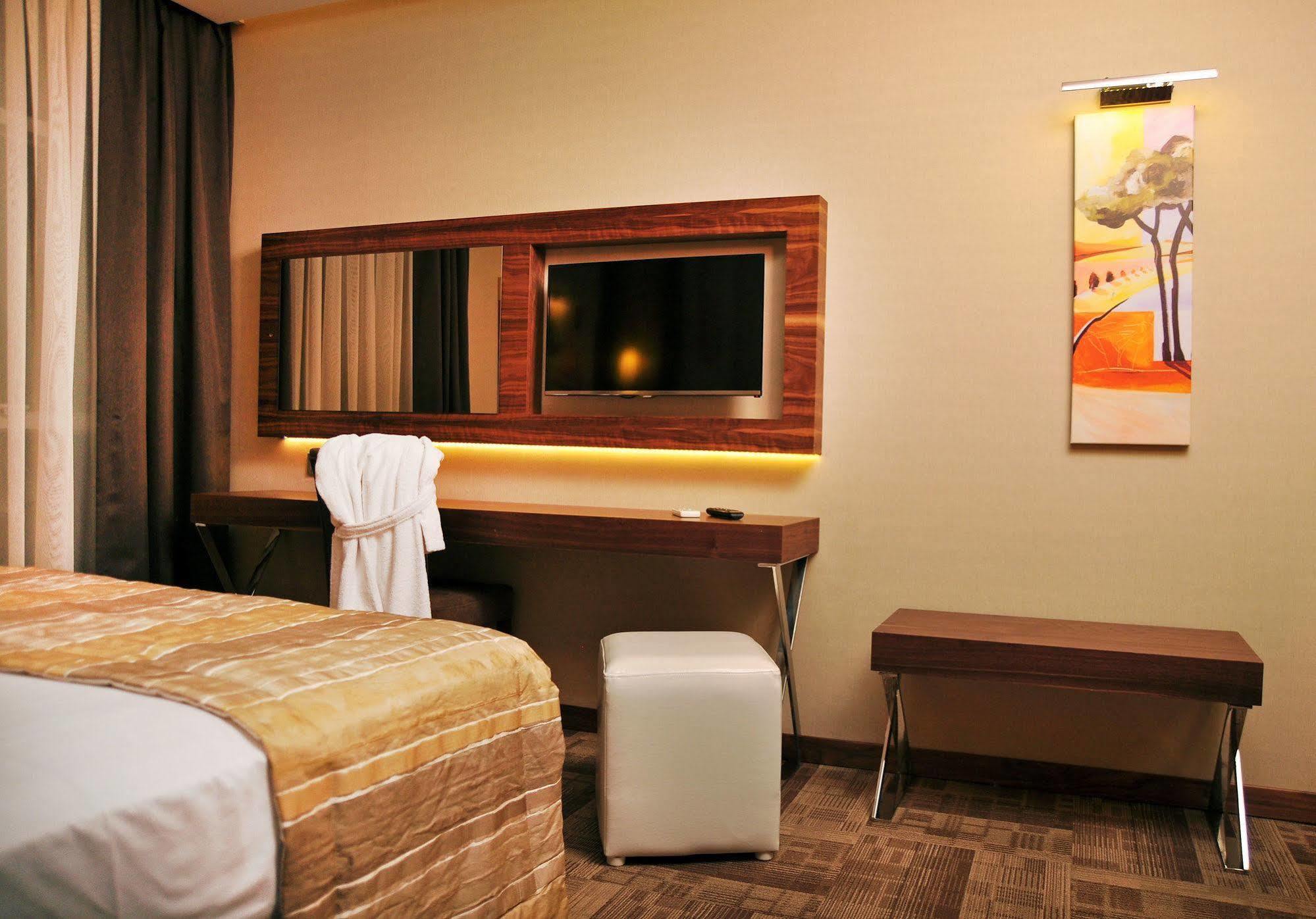 Avin Hotel Измир Экстерьер фото