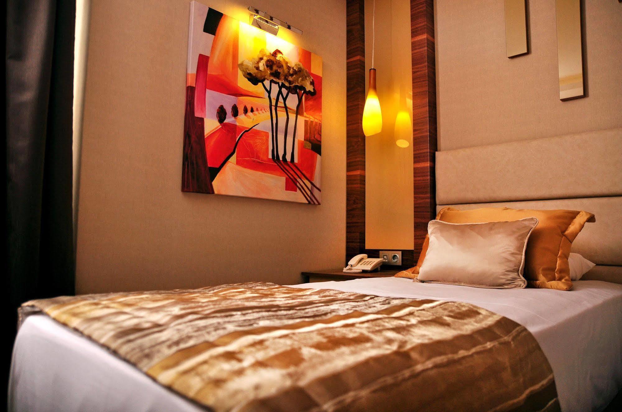 Avin Hotel Измир Экстерьер фото