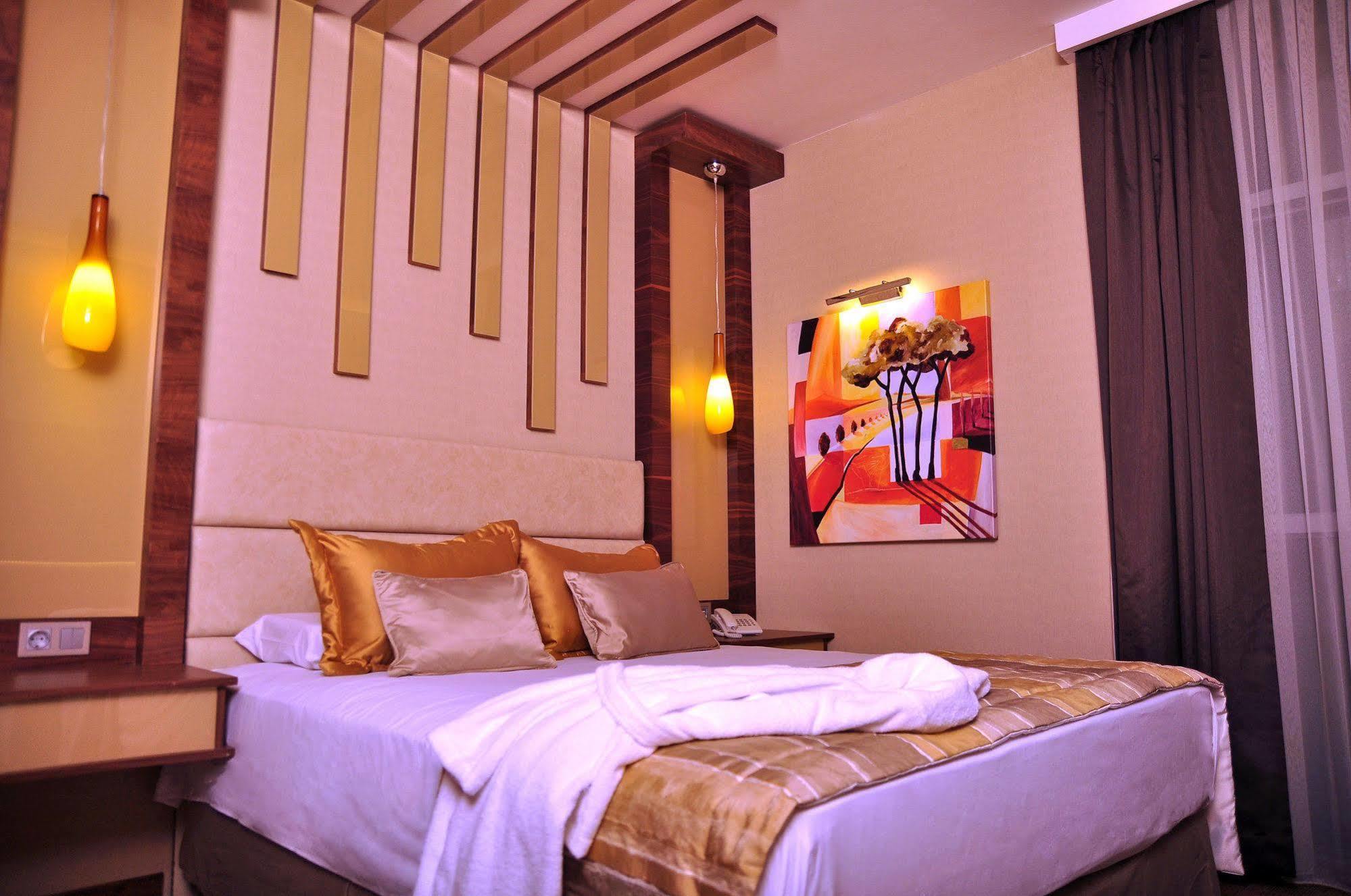 Avin Hotel Измир Экстерьер фото